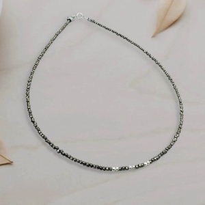 Colier pirita fatetata - Metallic Glow, Bijuterii, Coliere, Coliere din margele, Altele, Detalii:
Colier minimalist din pirita fatetata, accesorizat cu stelute din hematit.
- Pirita: 2.5-2..., ARTYNOS