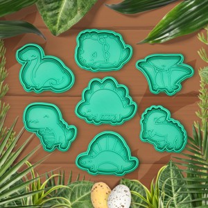 Set dragut cu intepator pentru prajituri in forma de dinozaur si stampile pentru plastilina, , , Roar! 🦖 Micutii fani ai dinozaurilor o sa-l adore!

Acest set dragut si detaliat cu dinozauri este ..., ARTYNOS