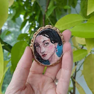 Broșă pictată manual  - bijuterii - broșe - Artynos.ro