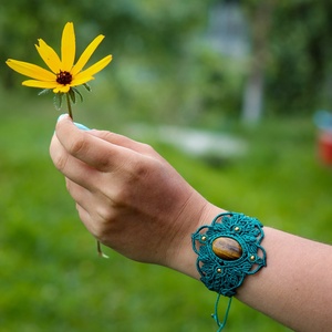 Brățară micromacrame boho cu Ochi de Tigru - Beyond being - bijuterii - brățări - brățări din pietre semiprețioase - Artynos.ro