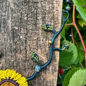 Colier micromacrame boho cu floarea soarelui �Sweet sunflower - bijuterii - coliere - coliere din pietre semiprețioase - Artynos.ro