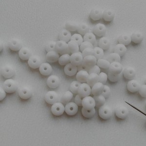 Margele din sticla ceha - donut - 4x2mm - 100 buc / pachet - alb, , , ARTYNOS