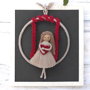 Decorațiune de perete din macramé roșu și alb  - casă & stil de viață - decorațiuni de casă - decorațiuni de pereți - decor de pereți, macrame - Artynos.ro