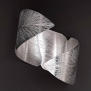 Bratara minimalista in forma de frunza din aluminiu, , , ARTYNOS