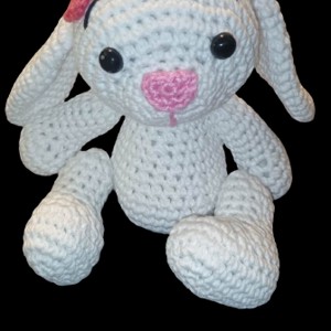 Iepuras, , , Figurina amigurumi sezand inalta de 15-16 cm, crosetata din bumbac 100%.
Se poate spala la masina.
..., ARTYNOS