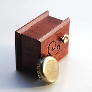 Silent noapte cutie muzicală roșu - cărți și creații cu tematică muzicală, cadouri - instrumente artizanale și muzicale - Artynos.ro