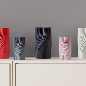 Vază modernă răsucită � Vază elegantă răsucită, înălțime 16 cm � Decor modern -  - Artynos.ro