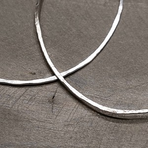 Cercei cu design oval din argint - bijuterii - cercei - cercei din argint - Artynos.ro