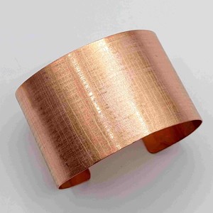 Brățară lată din cupru - bijuterii - brățări - brățări din cupru - Artynos.ro Brățară lată din cupru - bijuterii - brățări - brățări din cupru - Artynos.ro