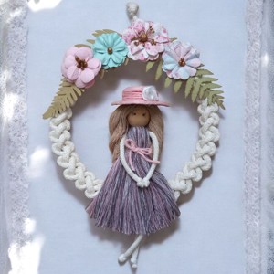 Decorațiuni de perete Macrame cu păpușă cu pălărie și flori din hârtie lucrate manual -  - Artynos.ro