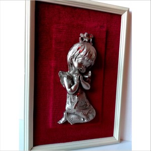 Fetiță drăguță rugându-se, imagine pe tablă - arte vizuale și accesorii  - alte arte - Artynos.ro