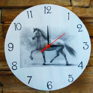 Ceas de perete in stil vintage cu cal, , , Ceas de perete in stil vintage cu cal.
Pictat manual pe o baza de lemn periat alb de 24 cm, realiza..., ARTYNOS