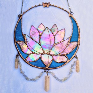 Suncatcher Rose-lotus cu cuart mango si calcit - Artynos.ro
