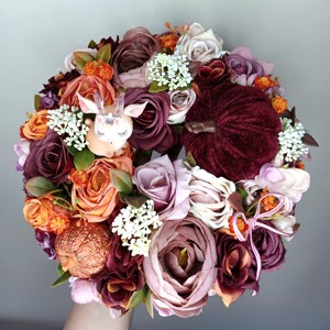 Coș floral cu gene false și căprioară -  - Artynos.ro