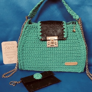 Geantă croșetată manual ElaD� by Elena�s Craft � turcoaz, piele embosată, lanț metalic, set cu portofel - genți și portofele - accesorii genți - breloc - Artynos.ro