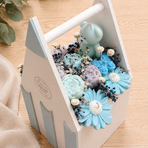 Aranjament floral parfumat din ceara de soia,nuanțe:bleu,gri,albastru,pentru:început de an școlar/educatoare/învățătoare - casă & stil de viață - lumânări, parfumuri, arome - ceară parfumată - Artynos.ro