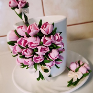 Set decorativ handmade-cana cu buchet de lalele roz, farfurioara si lingurita asortata - Artynos.ro