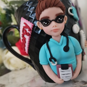 Cana asistenta cu ochelari, Casa & Stil de viata, Accesorii pentru echipamente de bucatarie, Accesorii de servire, Cani, Plastilina, Sculptura, ARTYNOS
