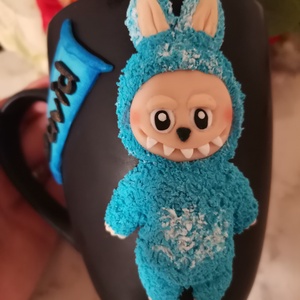 Cana Labubu blue Hope - casă & stil de viață - accesorii pentru echipamente de bucătărie - accesorii de servire - căni - Artynos.ro