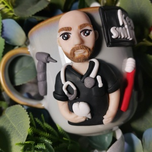 Cana Personalizata cu FIMO  Medic Stomatolog - Artynos.ro
