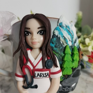 Cana personalizata figurina asistenta - accesorii de crăciun - cadou tematic de moș crăciun, decorațiuni - cadouri de moș crăciun - Artynos.ro