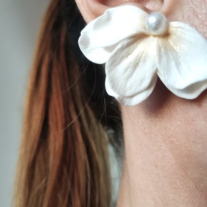 Cercei Semiflor White 1 - bijuterii - cercei - Artynos.ro