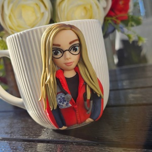 Cana personalizata cu figurina medic/asistent ambulanta, Craciun, Cadouri de Mos Craciun, Cadouri de Mos Craciun, , ARTYNOS