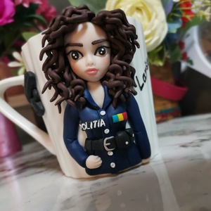 Cana personalizata cu figurina politista, Casa & Stil de viata, Seturi de cadou, Altele, Plastilina, ARTYNOS