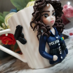 Cana personalizata cu figurina politista - casă & stil de viață - seturi de cadou - Artynos.ro