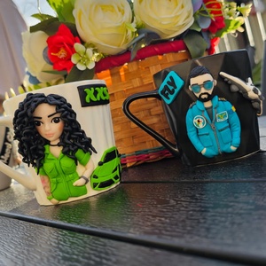 Cana personalizata cu figurina bruneta creata si masina - casă & stil de viață - seturi de cadou - Artynos.ro