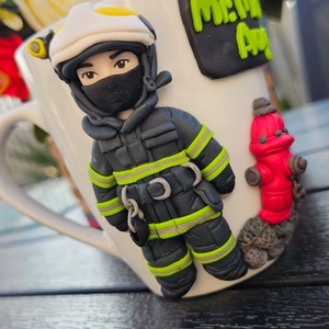 Cana personalizata cu figurina pompier - casă & stil de viață - seturi de cadou - Artynos.ro