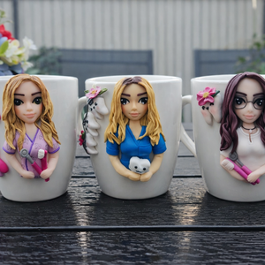 Cana personalizata cu figurina 3d pentru asistenta medicala - casă & stil de viață - seturi de cadou - Artynos.ro