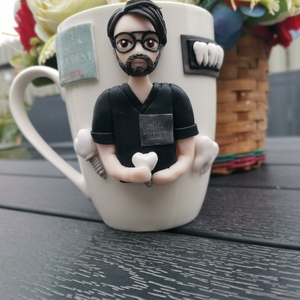 Cana Personalizata cu figurina 3d� Medic Stomatolog implantolog , Casa & Stil de viata, Seturi de cadou, Altele, Plastilina, ARTYNOS