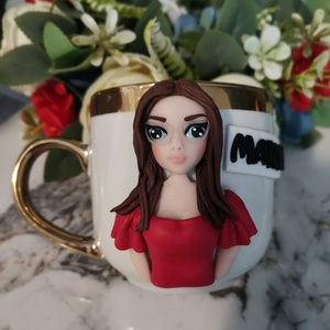 Cana personalizata cu figurina satena cu ochelari - Artynos.ro