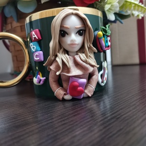 Cana personalizata cu figurina 3d educatoare/profesoara/diriginta/invatatoare, Casa & Stil de viata, Seturi de cadou, Plastilina, Altele, ARTYNOS
