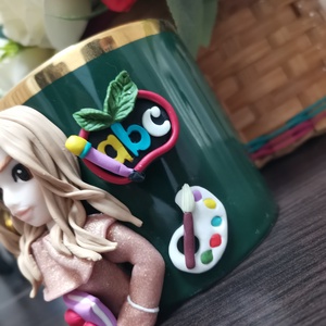 Cana personalizata cu figurina 3d educatoare/profesoara/diriginta/invatatoare - casă & stil de viață - seturi de cadou - Artynos.ro