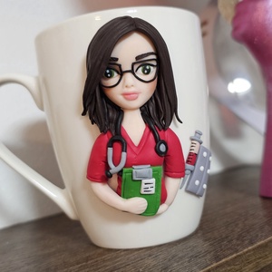 Cana personalizata cu figurina 3d pentru asistenta medicala - casă & stil de viață - seturi de cadou - Artynos.ro