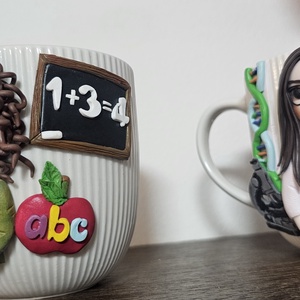 Cana personalizata cu figurina 3d invatatoare/profesoara - casă & stil de viață - seturi de cadou - Artynos.ro