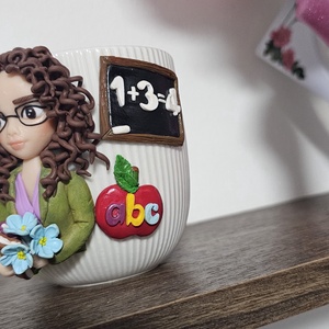 Cana personalizata cu figurina 3d invatatoare/profesoara - casă & stil de viață - seturi de cadou - Artynos.ro