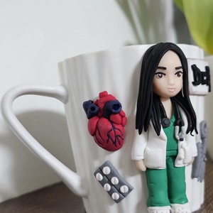 Cana personalizata cu figurina 3d medic cardiolog - casă & stil de viață - seturi de cadou - Artynos.ro