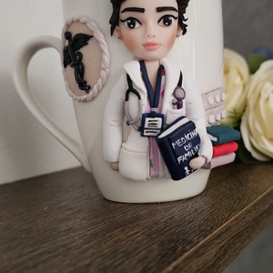 Cana personalizata cu figurina 3d pentru medic de familie - casă & stil de viață - seturi de cadou - Artynos.ro