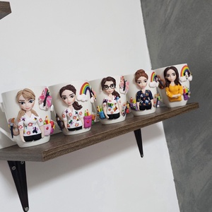 Cana personalizata cu figurina 3d profesoara/diriginta/invatatoare/educatoare - casă & stil de viață - seturi de cadou - Artynos.ro