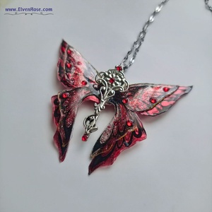 Pandantivul Red Magic Butterfly - bijuterii - coliere - pandativ - Artynos.ro