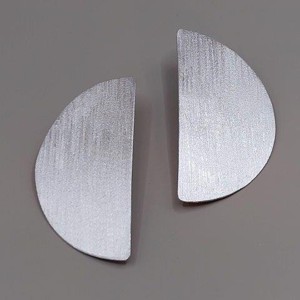 Cercei semilună din aluminiu -  - Artynos.ro Cercei semilună din aluminiu -  - Artynos.ro