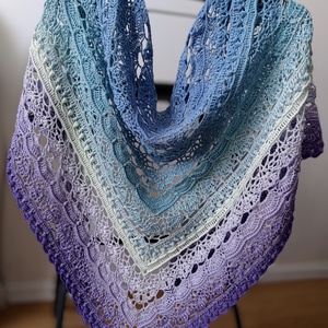 Șal Hortensie  eleganță și culoare într-o piesă unică handmade - îmbrăcăminte și modă - eșarfe, pălării, fularuri - șal, eșarfă de cap - Artynos.ro