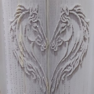 Sculptura de carte ecvestra, Casa & Stil de viata, Accesorii pentru decorat casa, Decoratiuni de masa si decoratiuni pentru rafturi , Sculptura de carte, carte pliata, , ARTYNOS