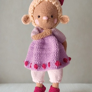Oiuta Lili � Jucarie premium crosetata amigurumi cu hainute detasabile (27 cm) - Artynos.ro