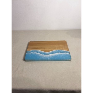 Platou / tocator de servire dreptunghiular din lemn, cu valuri, albastru deschis - casă & stil de viață - echipamente de bucătărie - accesorii de gătit - tocătoare - Artynos.ro
