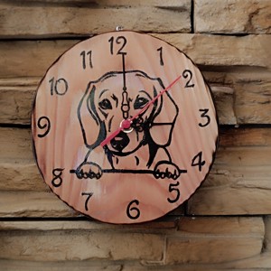 Ceas de perete din lemn cu câine dachshund -  - Artynos.ro