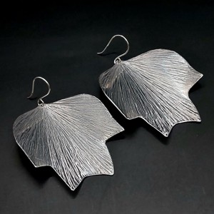 TULIPANT LEVEL cercei din aluminiu -  - Artynos.ro TULIPANT LEVEL cercei din aluminiu -  - Artynos.ro